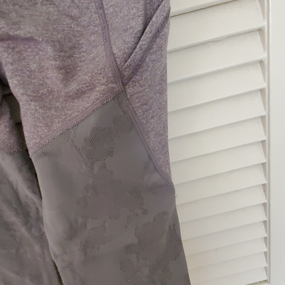 Lululemon - Picture 4 of 5